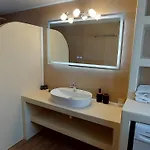 Kouri Escape קיתנוס